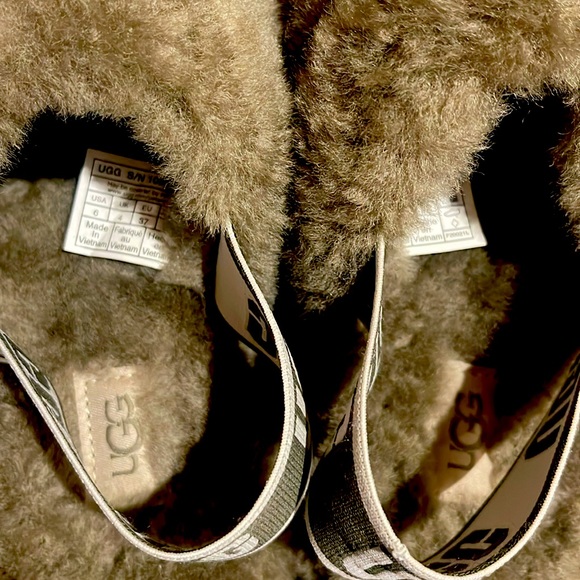 Women's Size 6 Olive Ugg fluff yeah slides - Picture 5 of 10